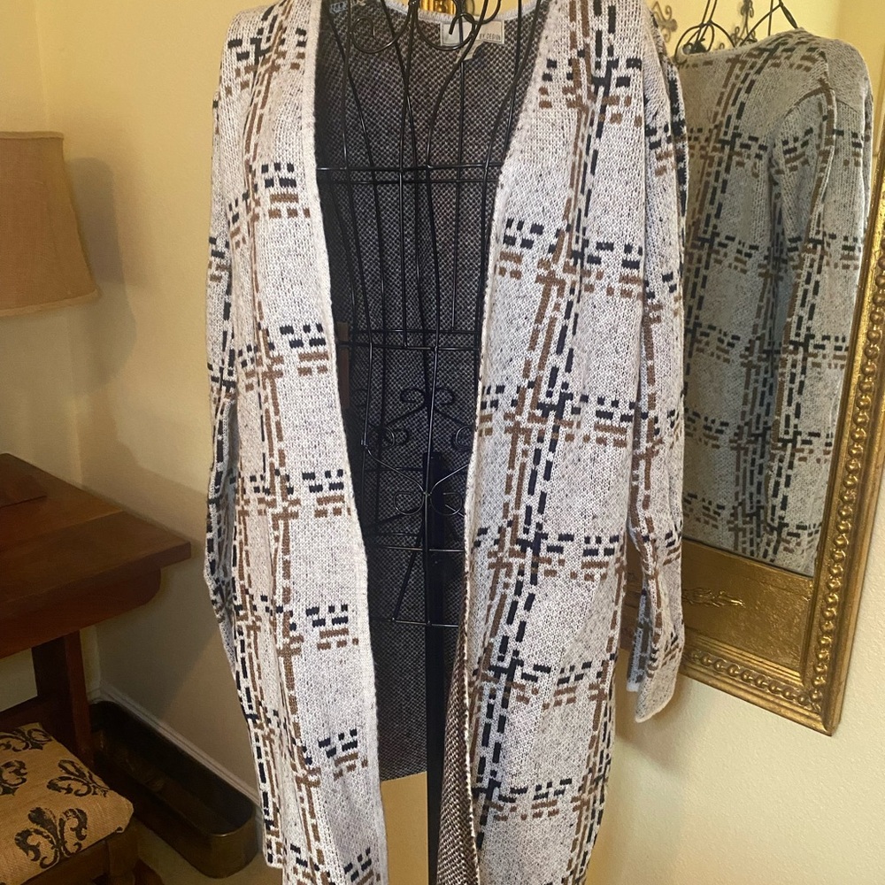 Stylish Geometric Patterned Cardigan